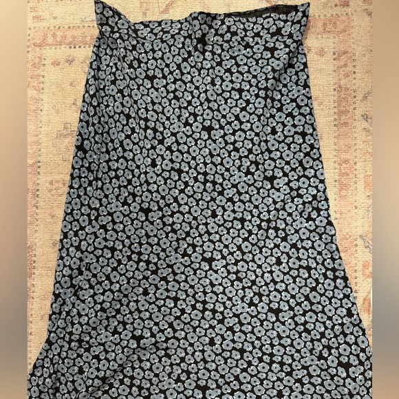 ASOS Dresses & Skirts - Asos blue floral midi skirt